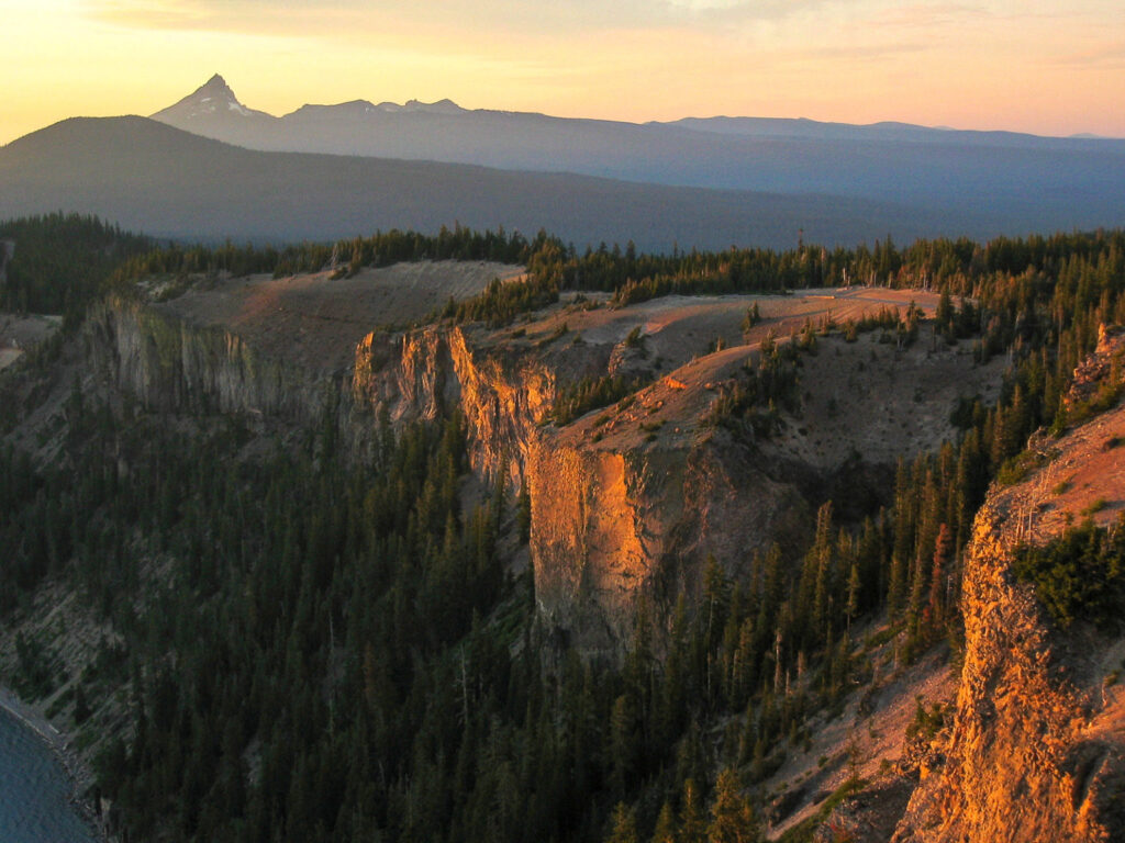 camping crater lake